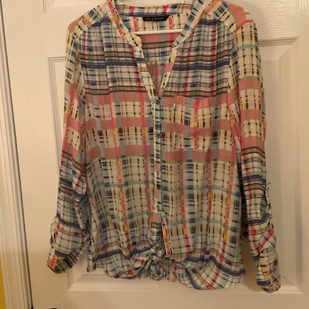 Ladies V Neck Tie Front Plaid Blouse.  Excellent condition!  Size XL. ITS LOVELY